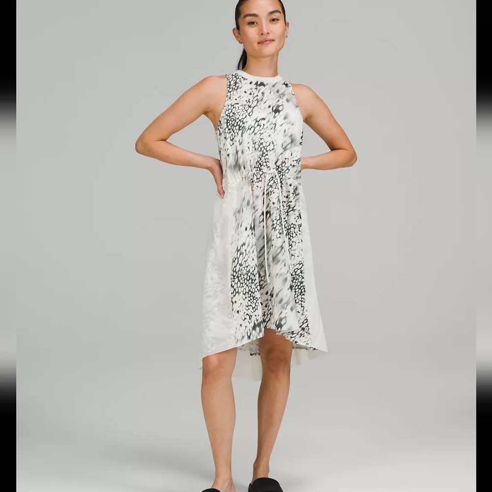 Mesh Overlay High-Neck DressDesigned for Casual Black and White Women's Dress